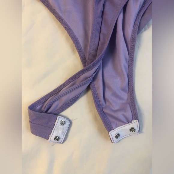 FASHION NOVA RUCHED SLEEVE LONG SLEEVE SNAP CROUCH BODYSUIT - Picture 7 of 10